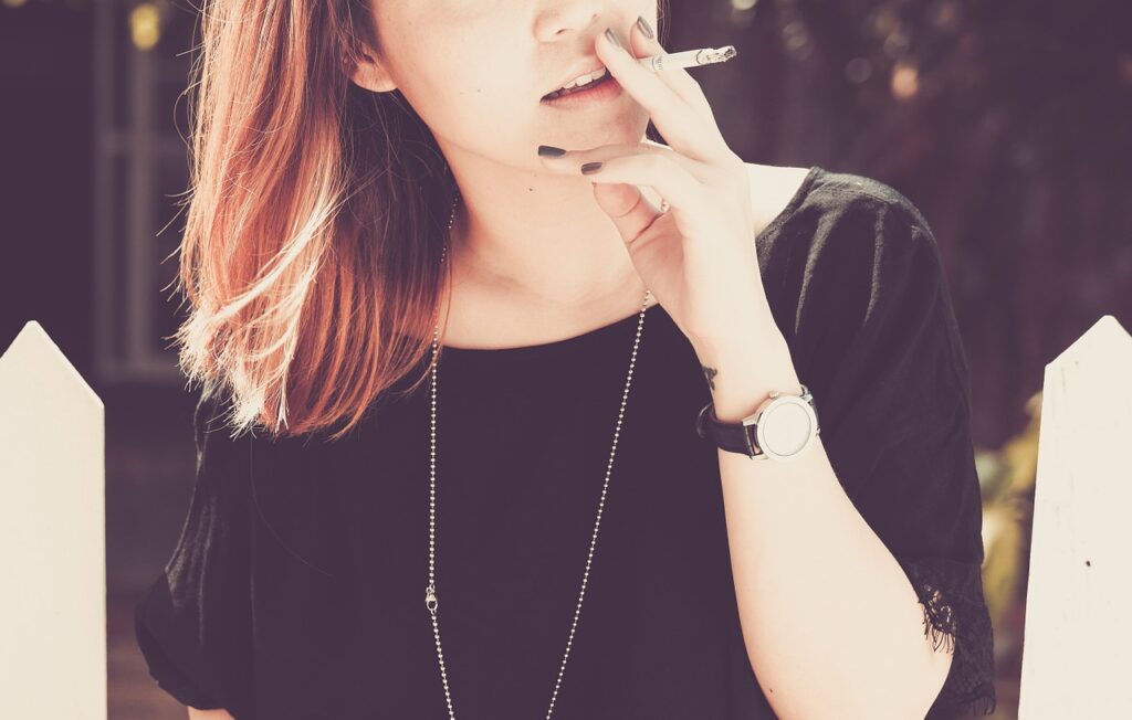 喫煙者は7割損！婚活するならタバコはやめるしかない理由3つ